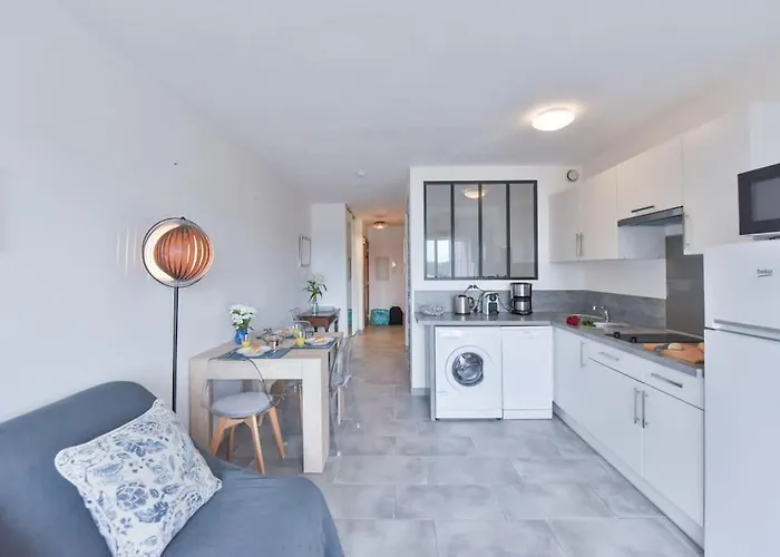 Les Beaux Jours Super Flat For 3 With Ac, Balcony & View Apartamento *