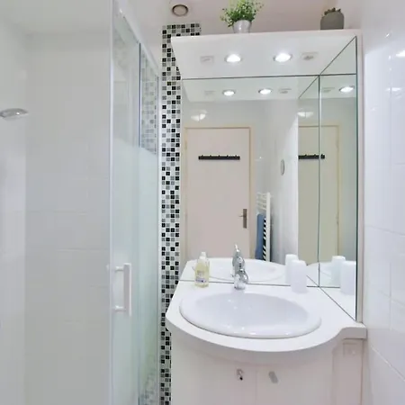 Lejlighed Les Beaux Jours Super Flat For 3 With Ac, Balcony & View Antibes