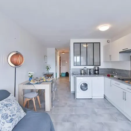 Les Beaux Jours Super Flat For 3 With Ac, Balcony & View Lejlighed *