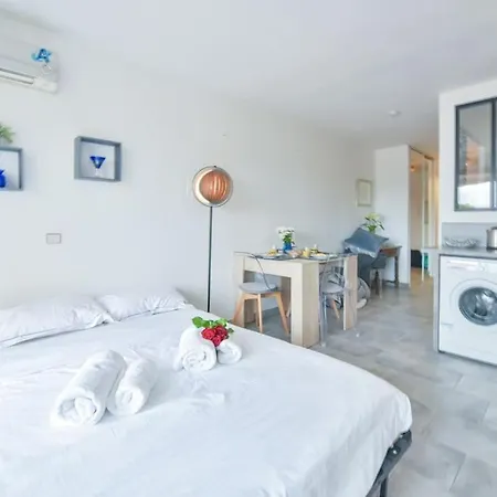 Lejlighed Les Beaux Jours Super Flat For 3 With Ac, Balcony & View Antibes
