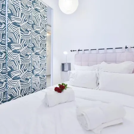 Les Beaux Jours Super Flat For 3 With Ac, Balcony & View * Antibes