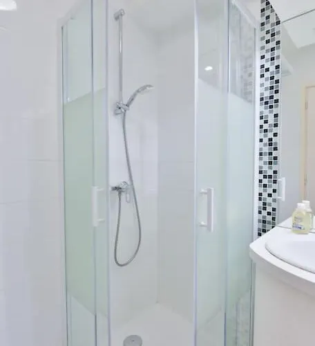 Les Beaux Jours Super Flat For 3 With Ac, Balcony & View Appartamento Antibes